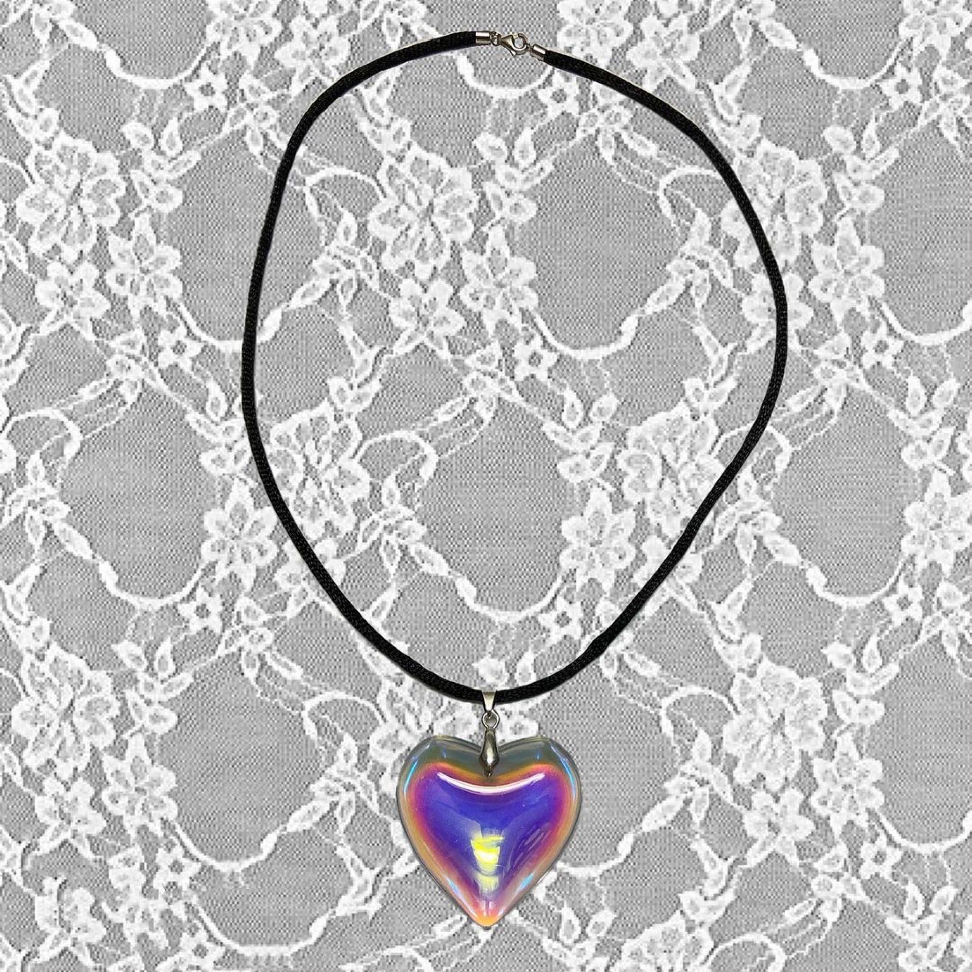 BAZAR Heart Pendant Choker Necklace